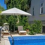 Palace Schoen Milesi 4* Split