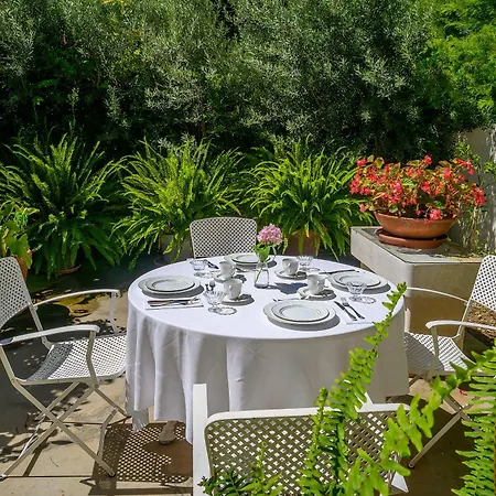 Couette-café Palace Schoen Milesi 4*