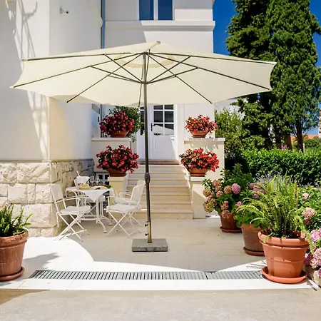 Palace Schoen Milesi 4*