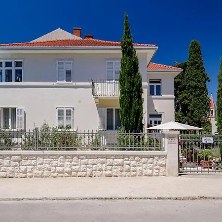 Palace Schoen Milesi