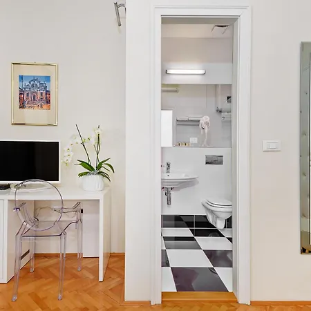 Nocleg ze śniadaniem Palace Schoen Milesi Split