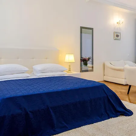 Palace Schoen Milesi Nocleg ze śniadaniem