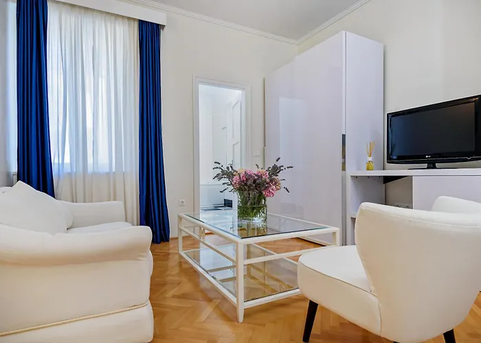 Palace Schoen Milesi 4*